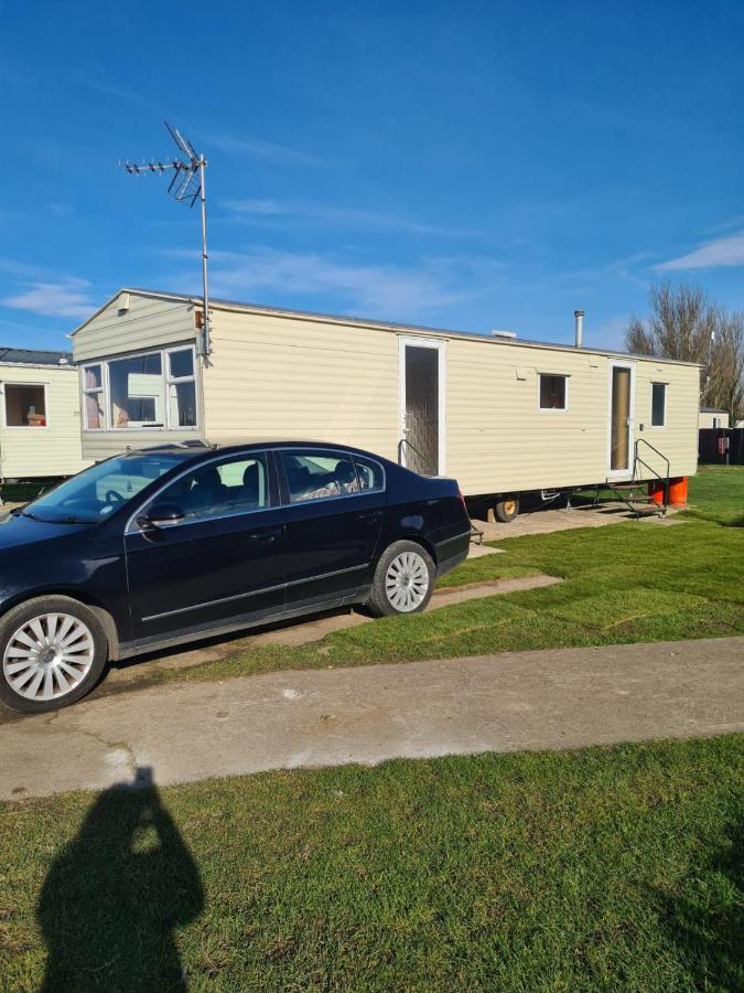 Cosy, Family Caravan Near The Beach แคลกตัน-ออน-ซี ภายนอก รูปภาพ